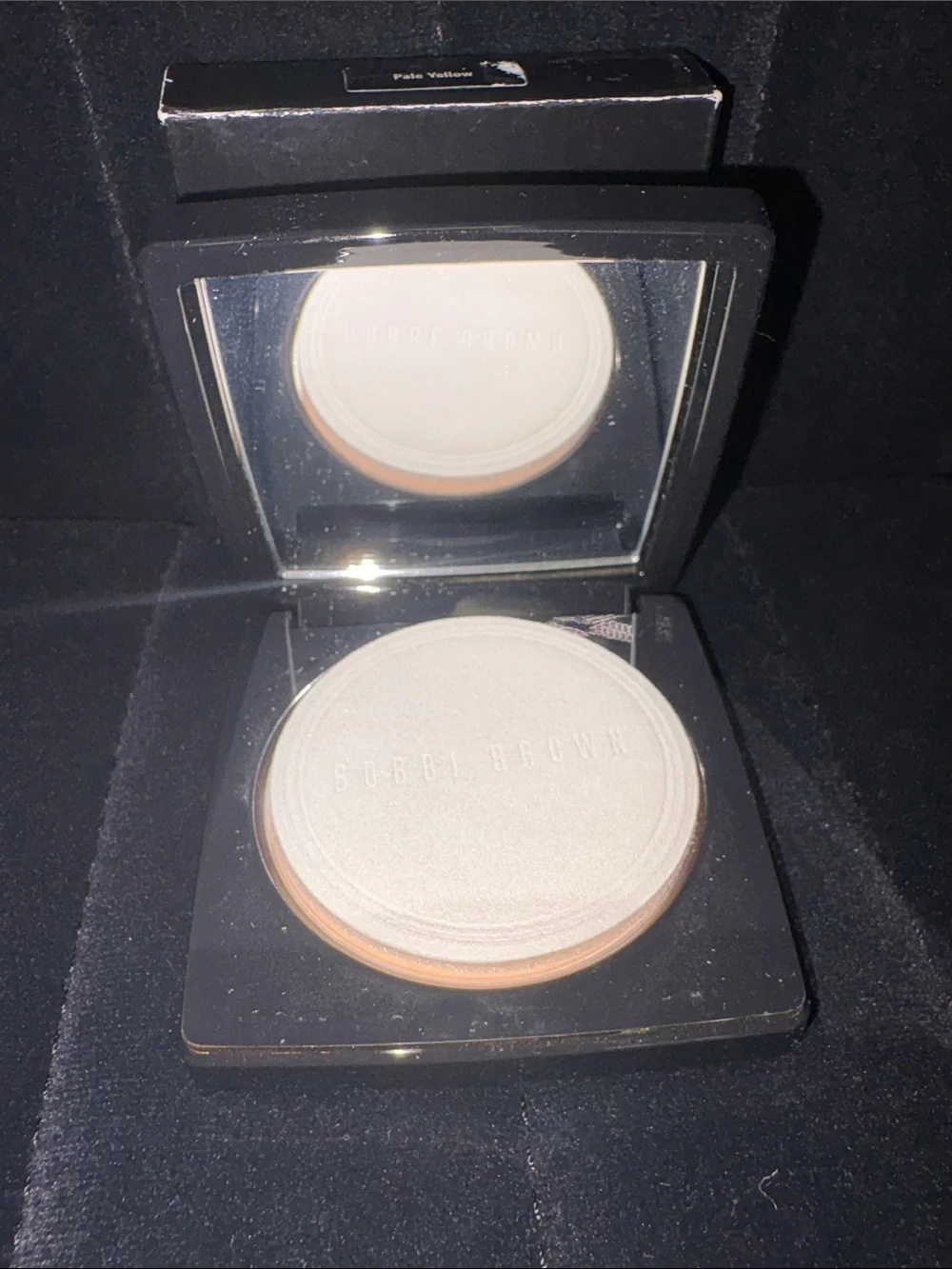 Bobbi Brown Sheer Finish Pressed Face Powder - Pale Yellow NIB